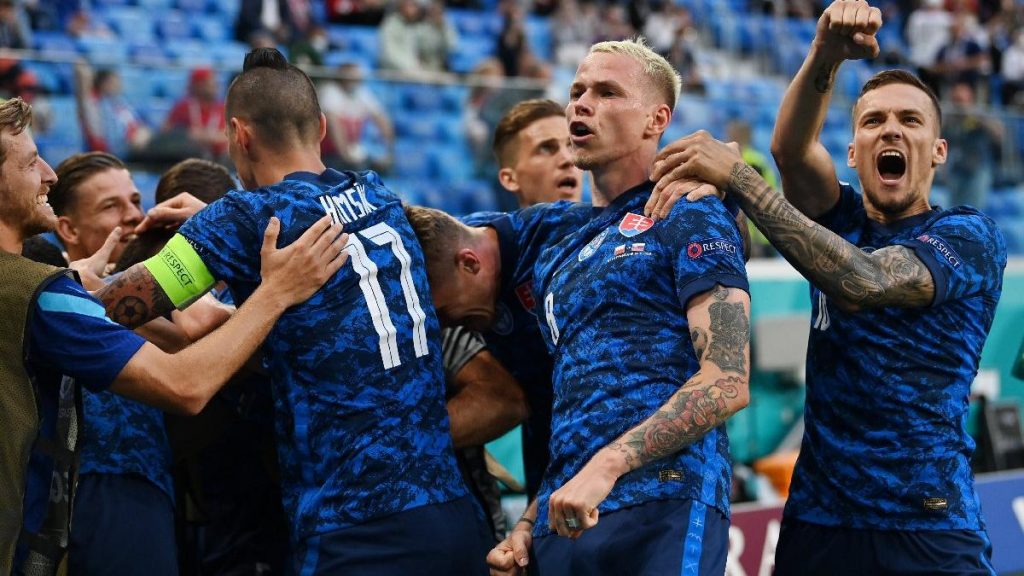SLOVAKYA EURO 2020’DE KENDİ GRUBUNA GALİBİYETLE BAŞLADI
